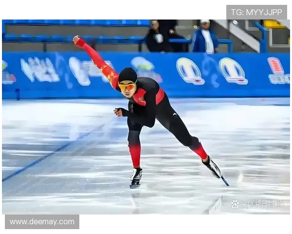 滑冰短道速滑技巧与训练方法探究及其对运动员体能发展的影响